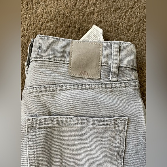 Zara HIGH RISE Z1975 STRAIGHT LEG JEANS - Picture 2 of 3